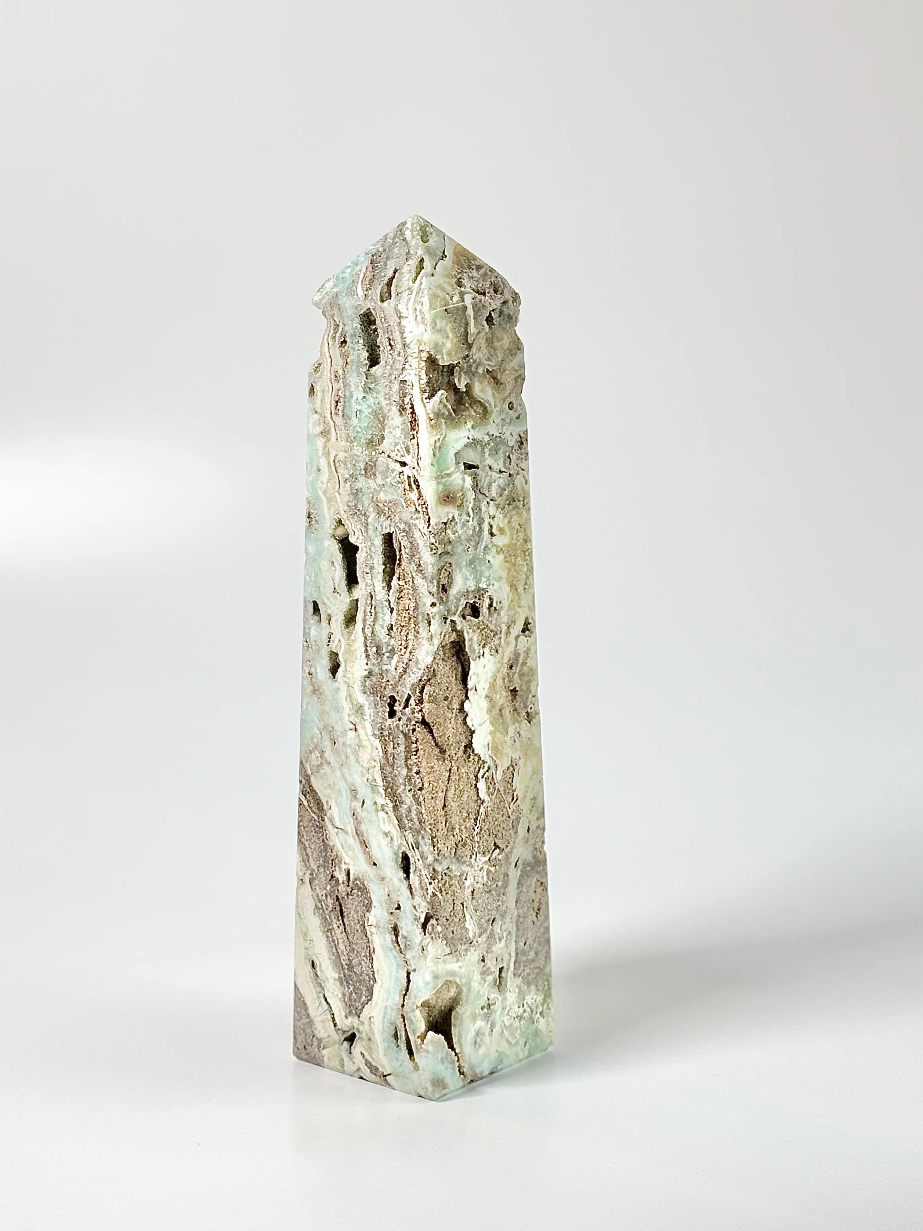 Blue Aragonite Four-Facet Tower 2.3 Kg – Calming Energy & Emotional Healing - Image 5