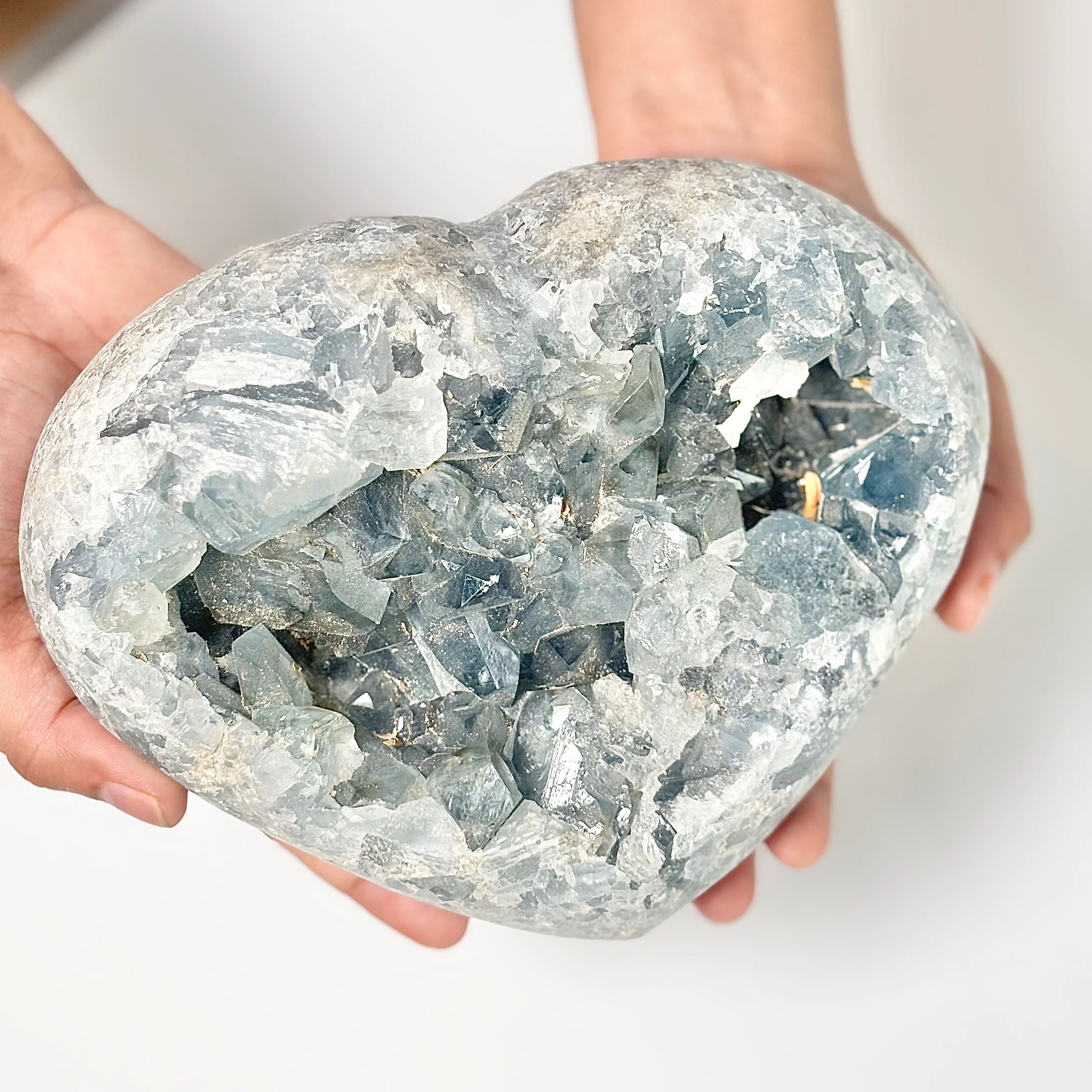 Celestite Cluster 3 Kg – Peace, Angelic Connection & Divine Clarity - Image 5