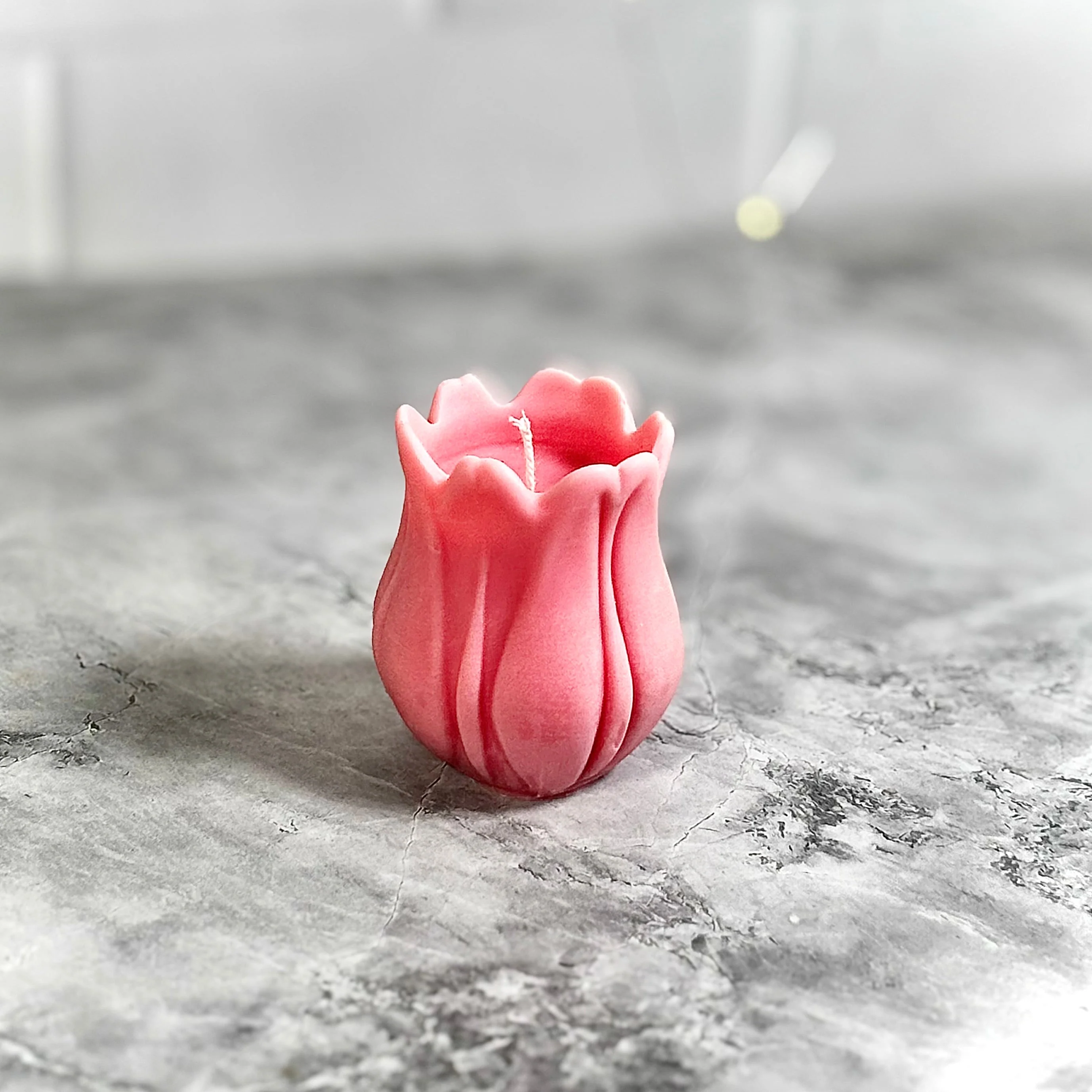 Tulip Shaped Soy Scented Candle – Tearose Fragrance - Image 3