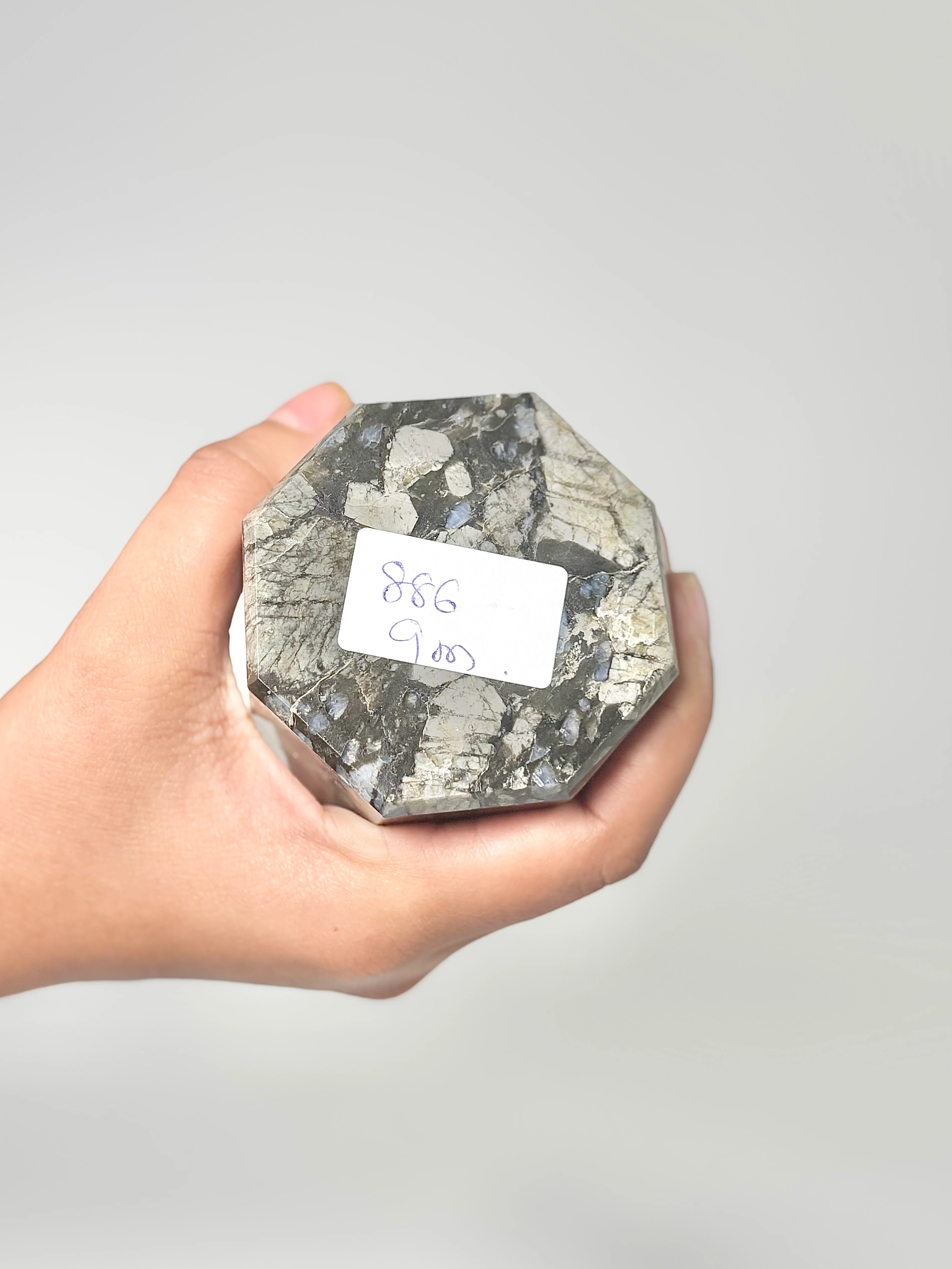Eight Facet Snowflake Obsidian Tower – 886g Striking Contrast & Balanced Presence - Image 3