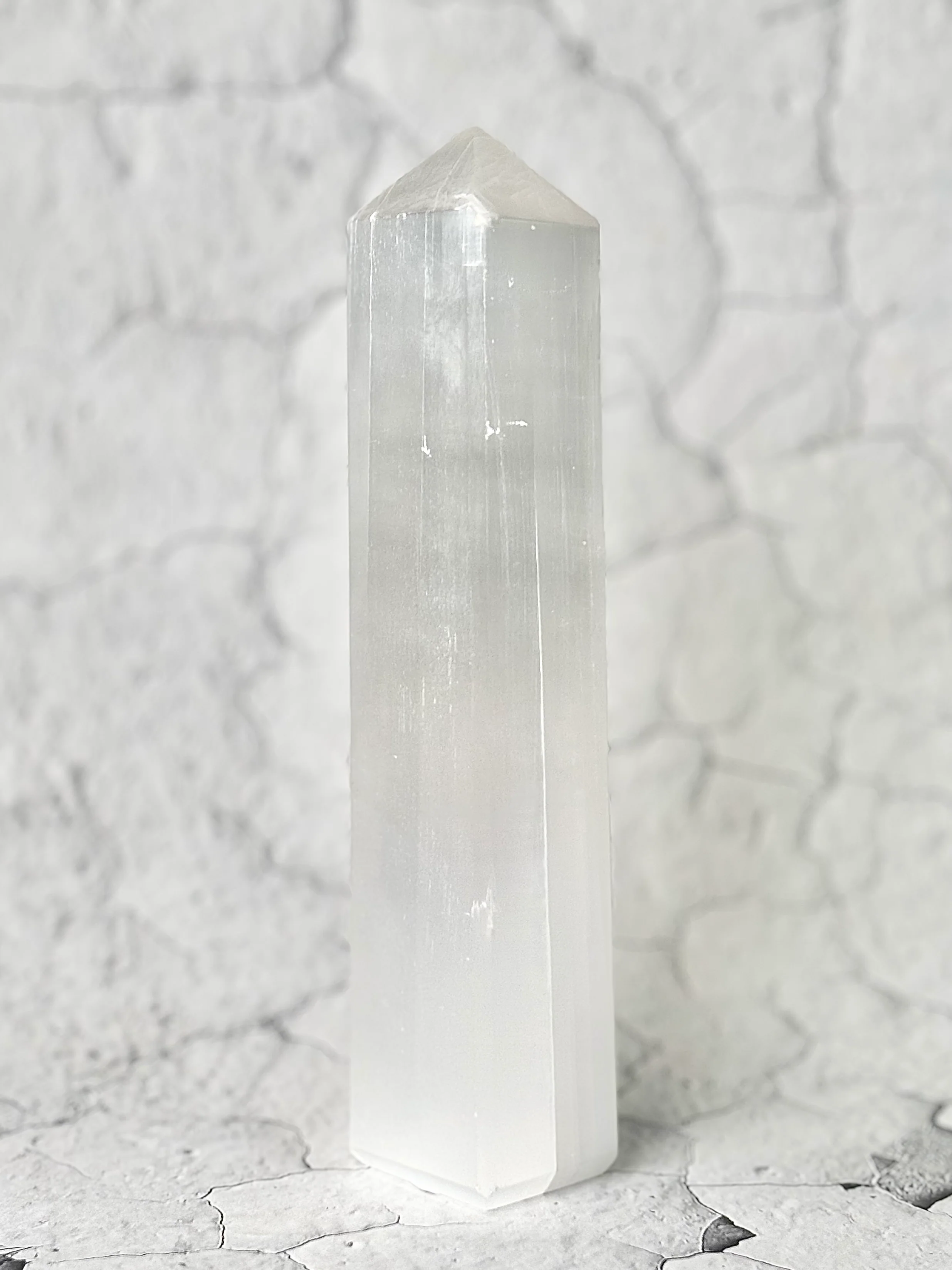 Four Facet Selenite Tower – 623g - Soft Glow & Balanced Form