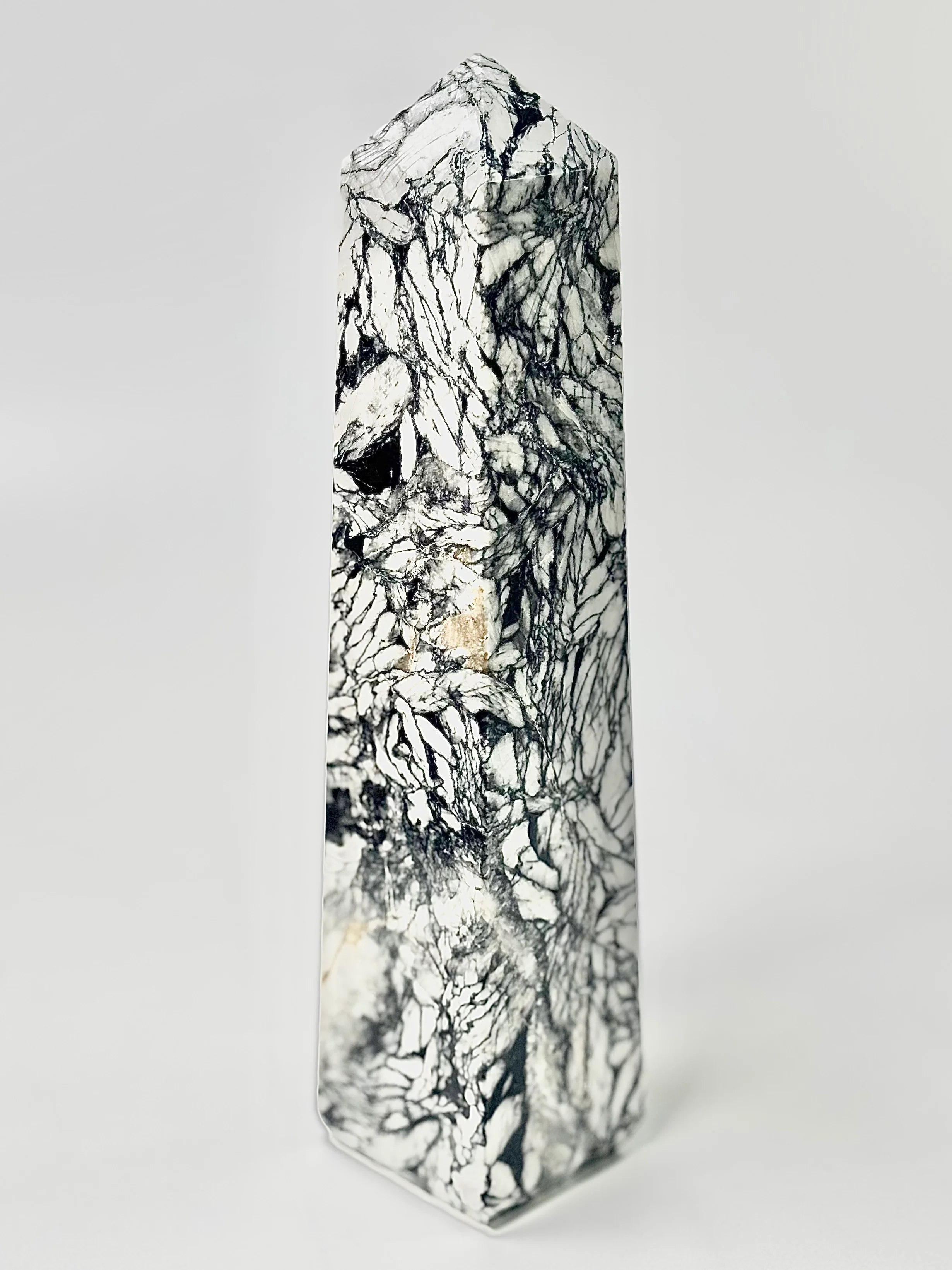 Four-Facet Pinolite Tower 1137g – Rare Stone of Calm & Clarity - Image 3