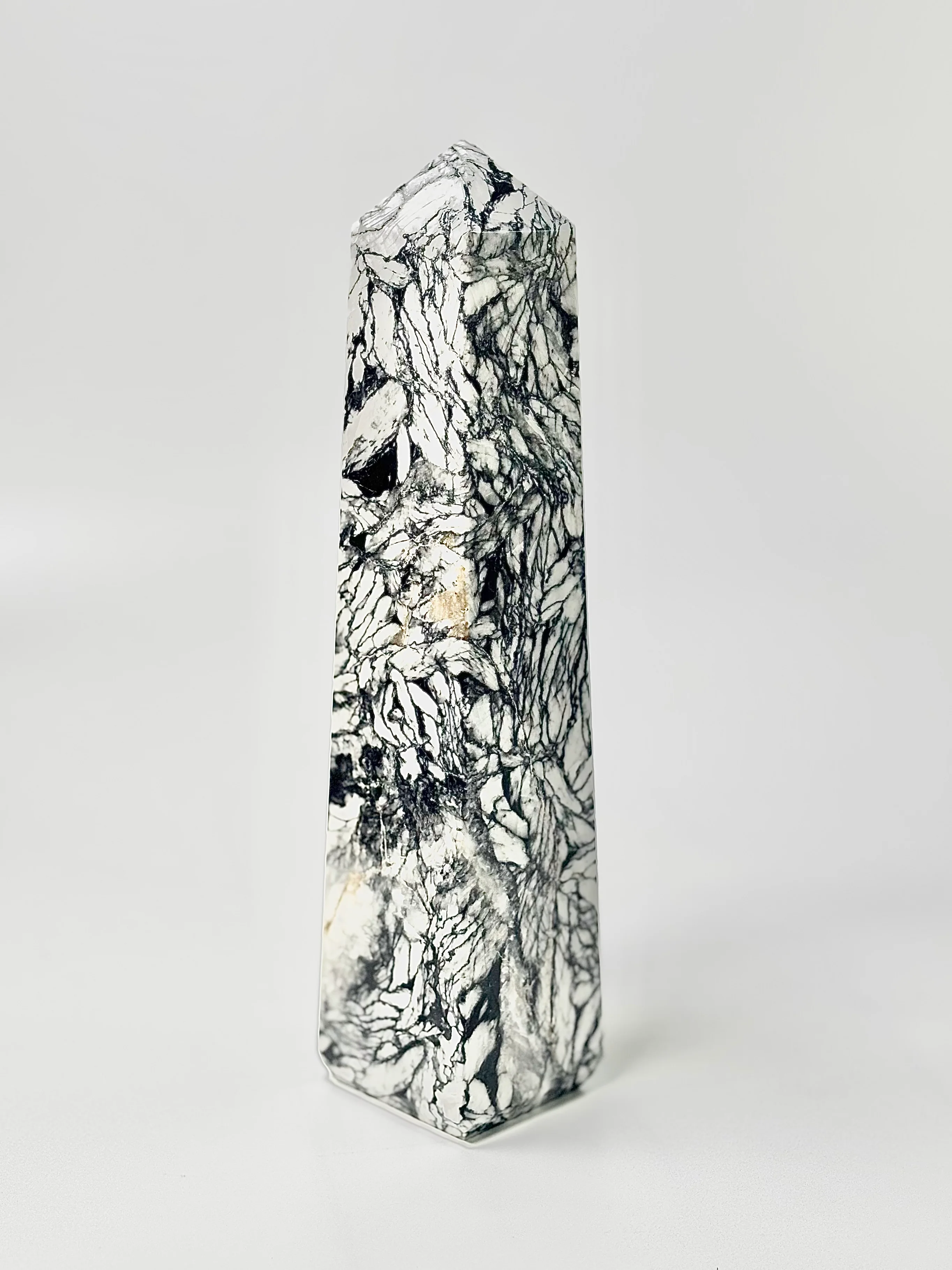 Four-Facet Pinolite Tower 1137g – Rare Stone of Calm & Clarity - Image 4