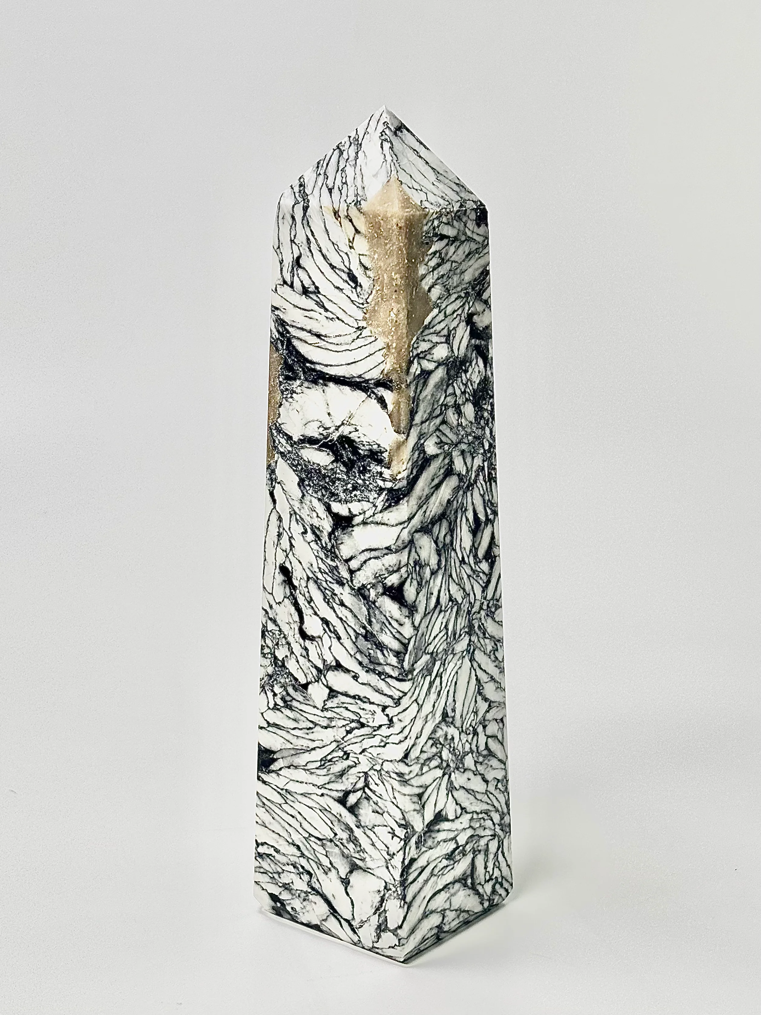 Four-Facet Pinolite Tower 945g – Rare Stone of Calm & Clarity - Image 2