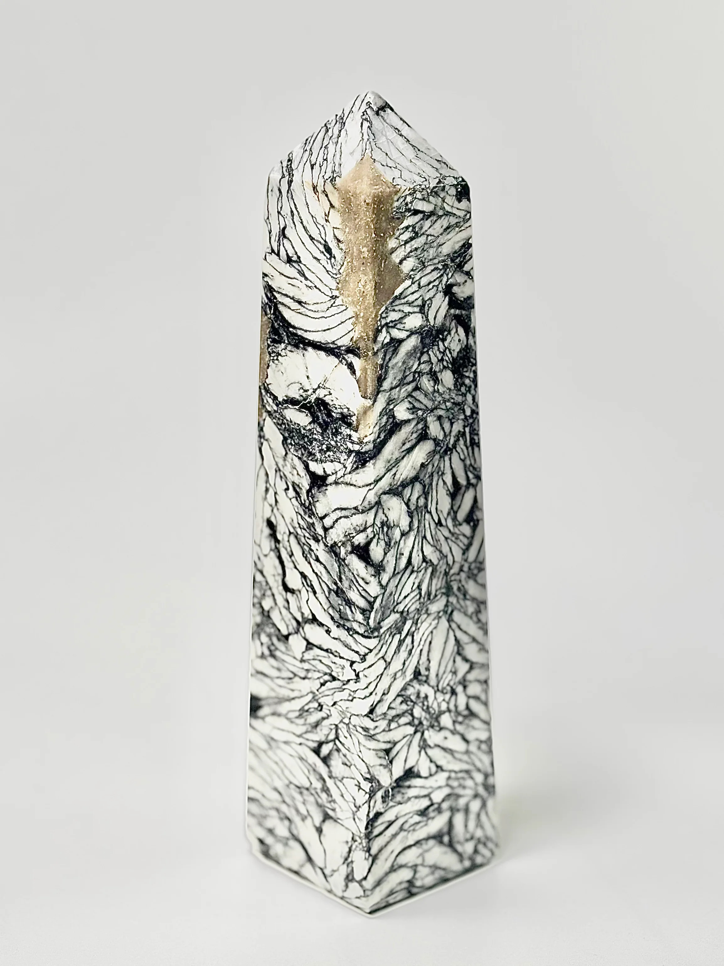 Four-Facet Pinolite Tower 945g – Rare Stone of Calm & Clarity - Image 6