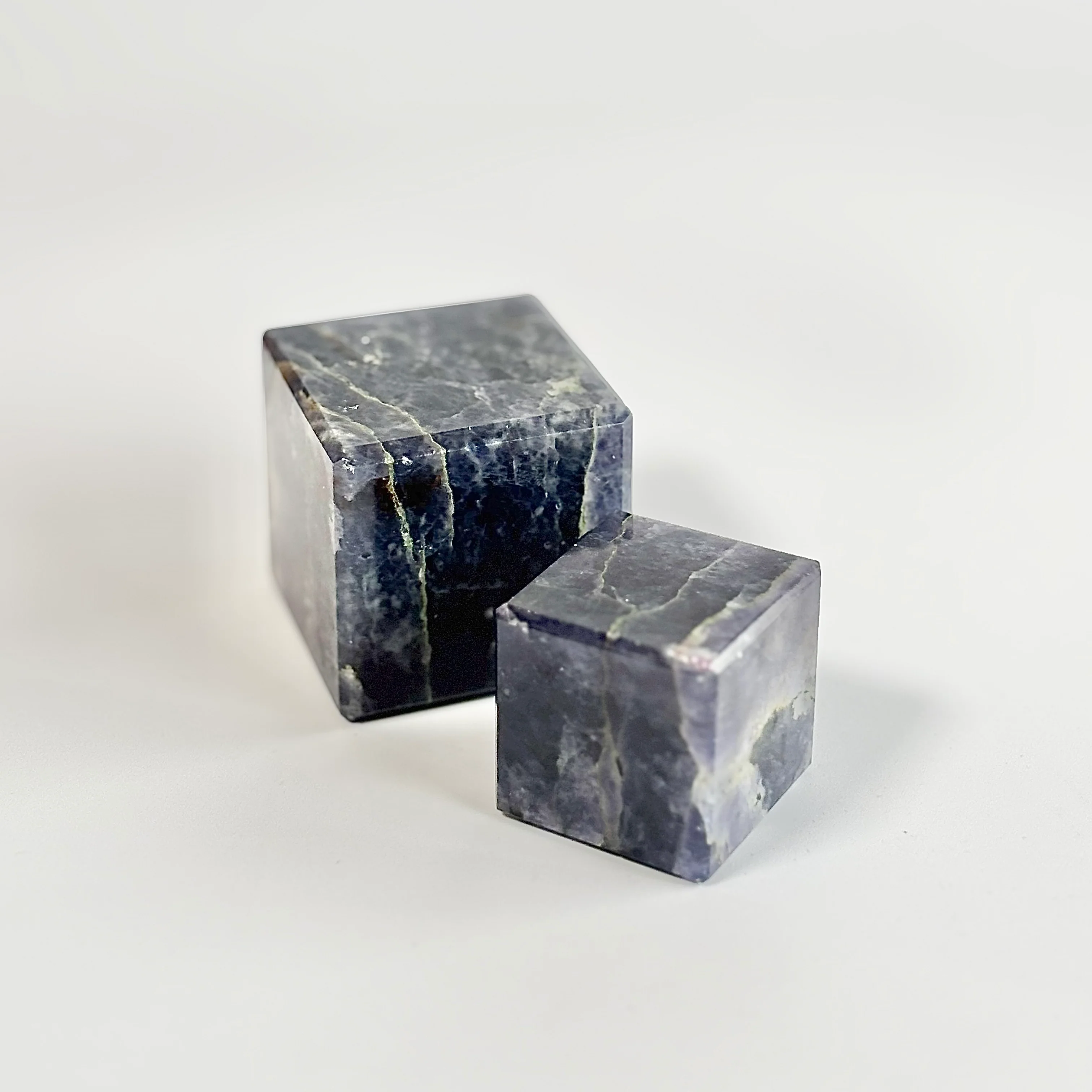 Iolite Cube - Intuition & Clarity - Image 3