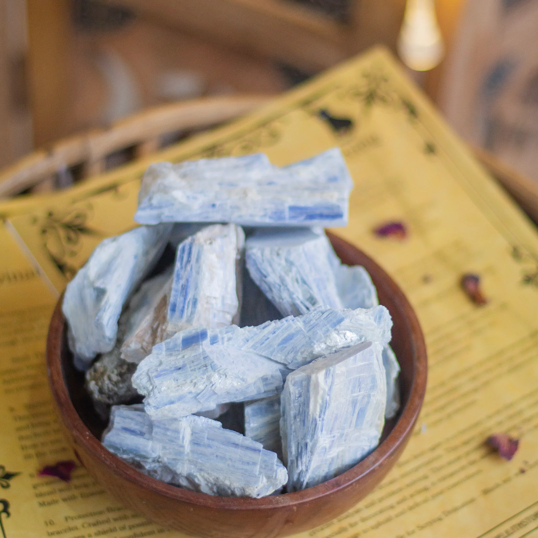 Kyanite Raw Large Stone | Enhance telepathy ability & Open Roads & Create Opportunities - Image 2