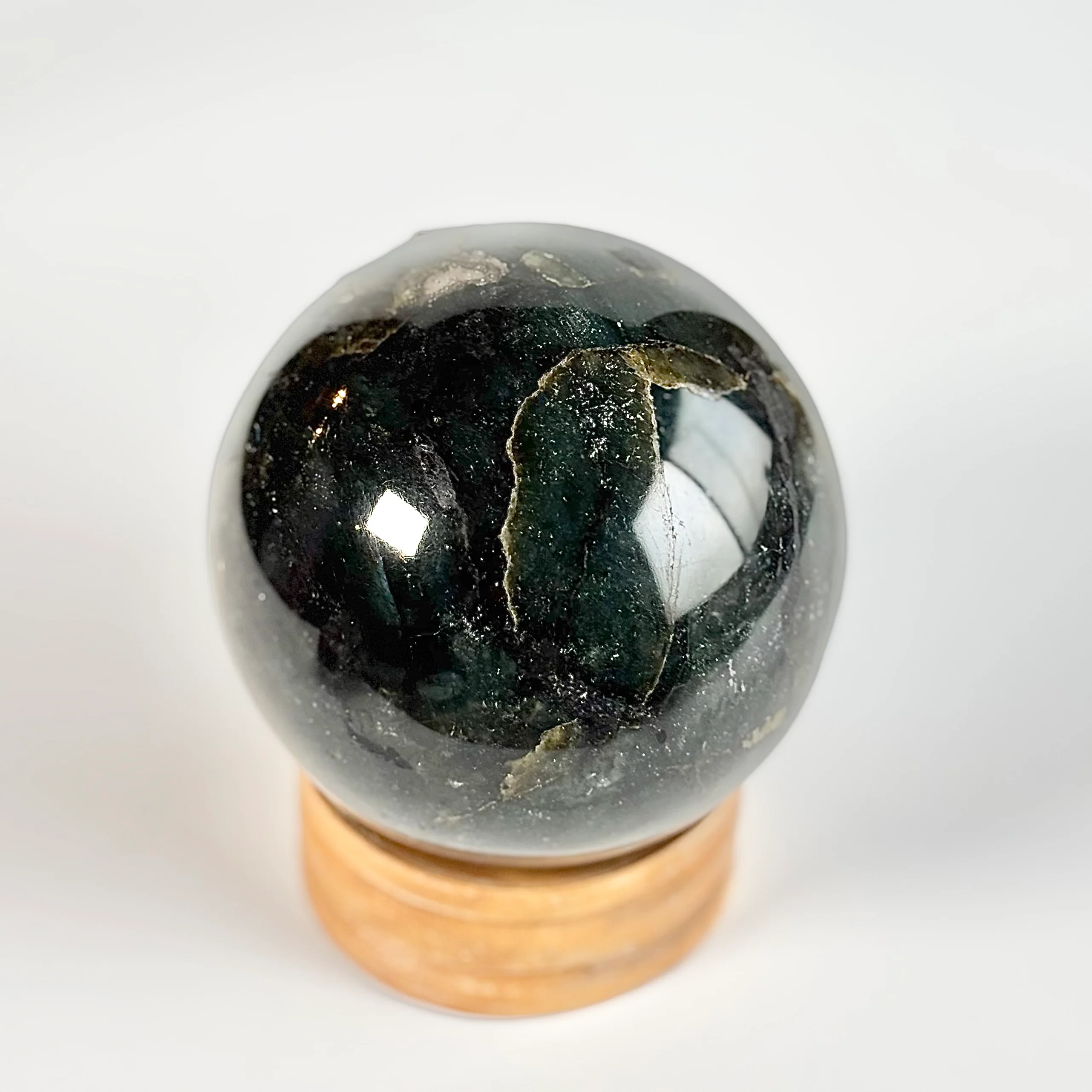 Labradorite Large Sphere - 1.1 Kg | Promotes Spiritual Growth - Image 3