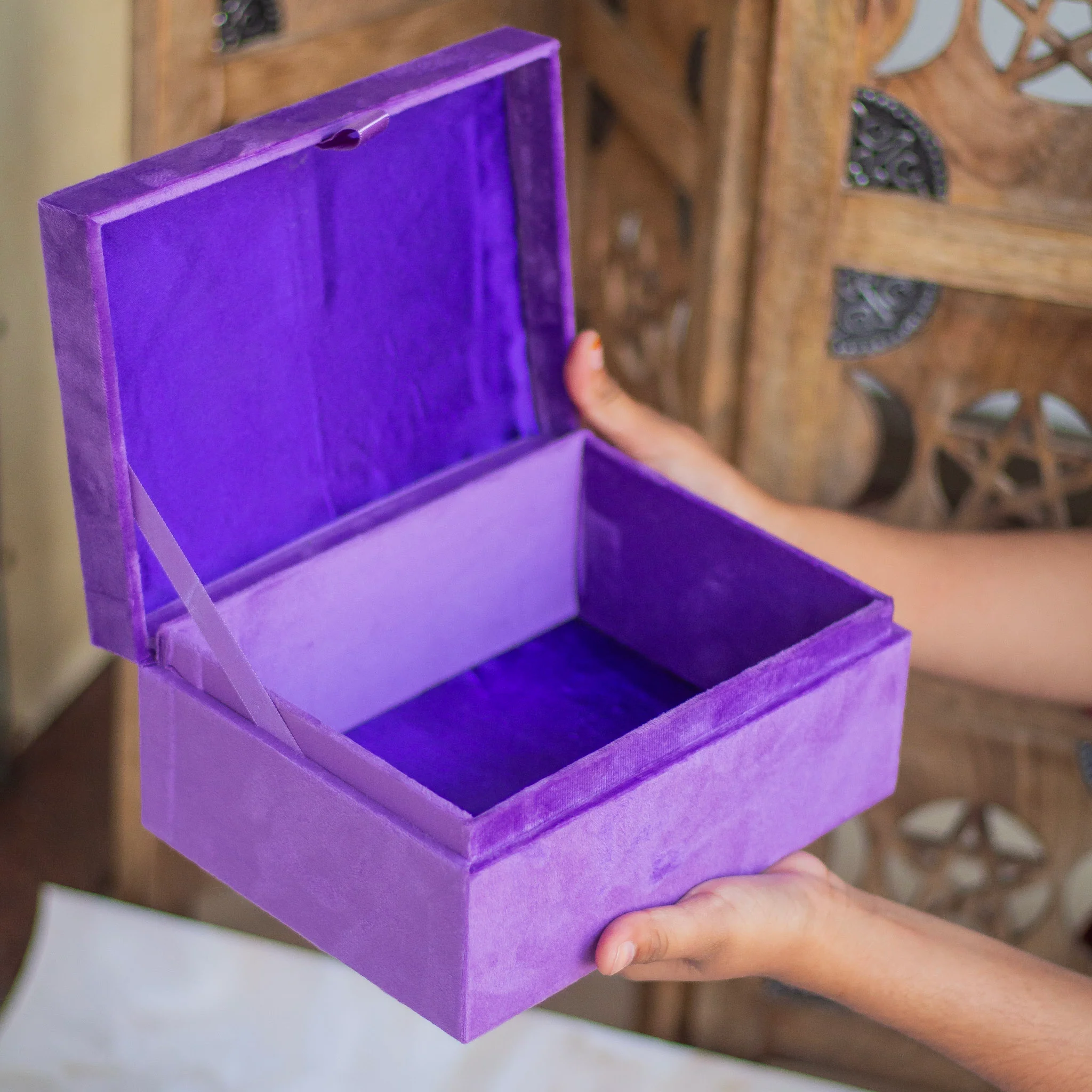 Lavender Velvet Box | Medium Size - Image 3