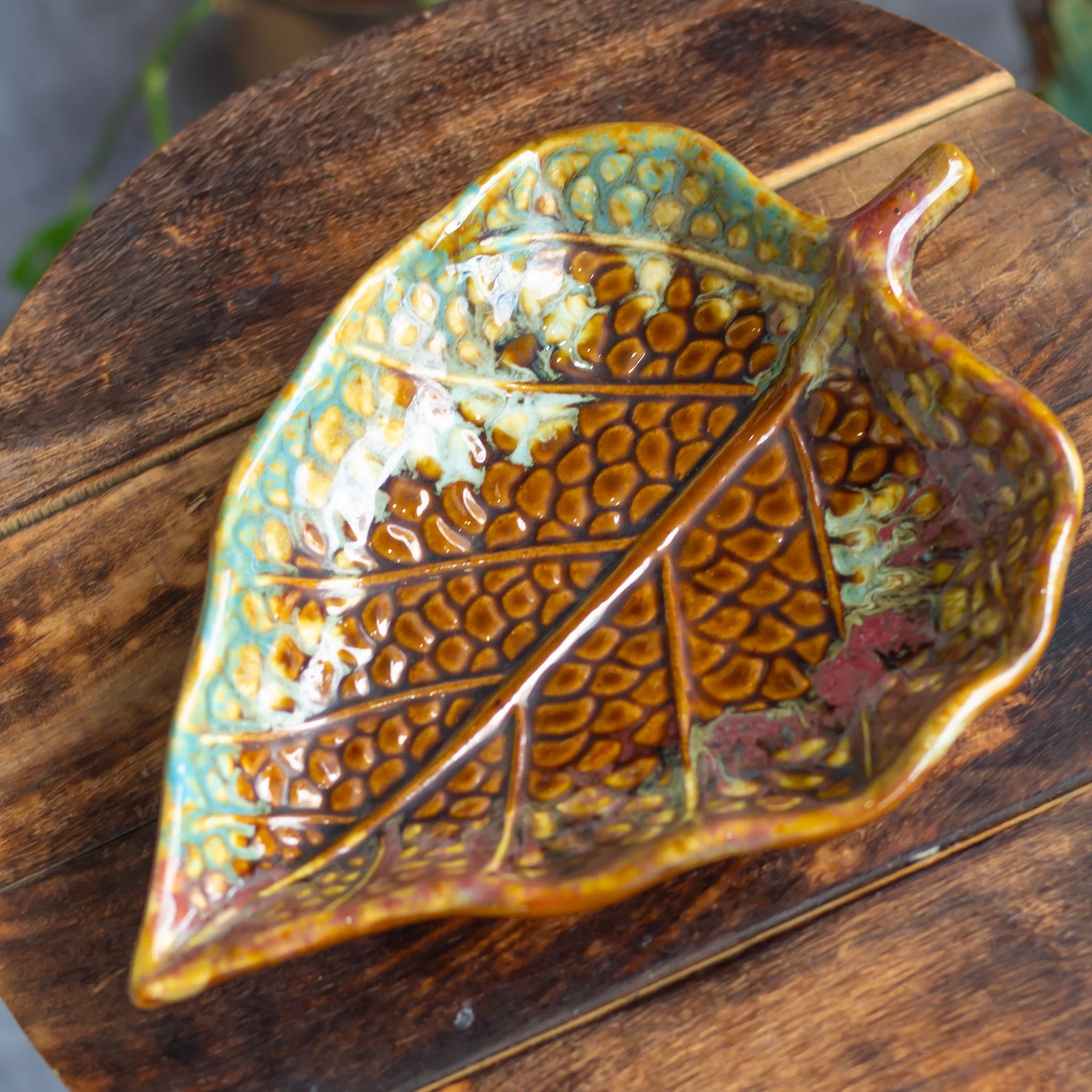 Leaf Shaped ceramic Plate | Offering | Altarware - Image 2
