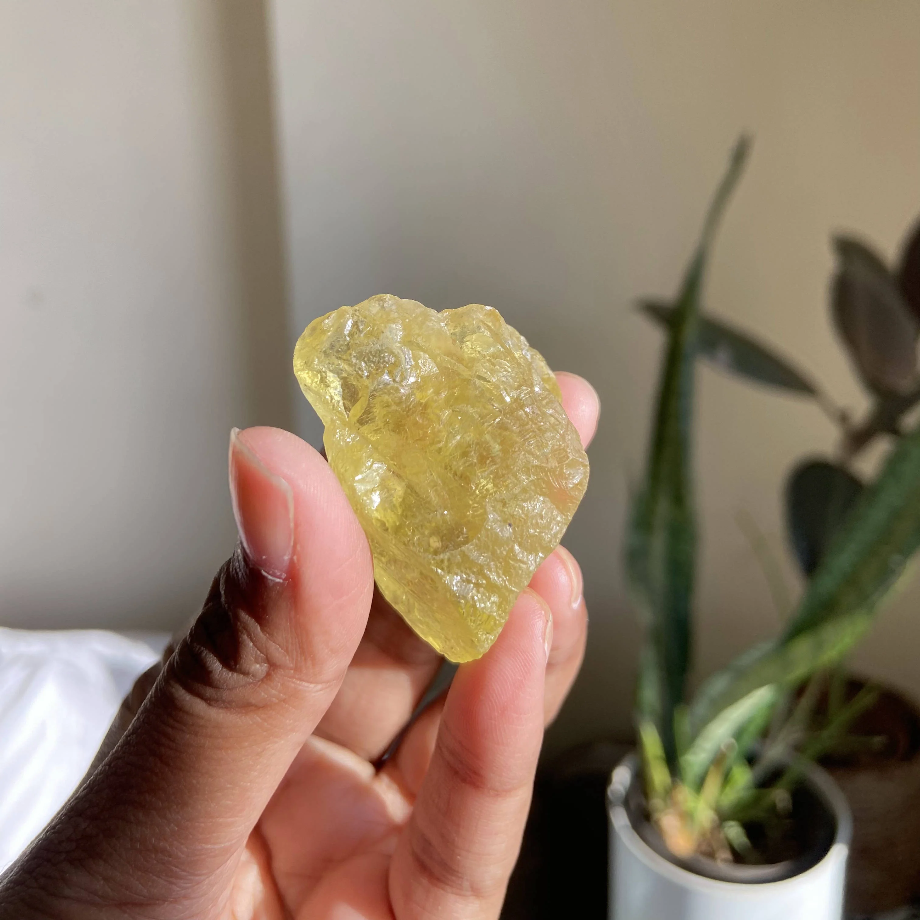 Lemon Quartz Raw Stone | Reduce Distraction and improves concentration - Image 2