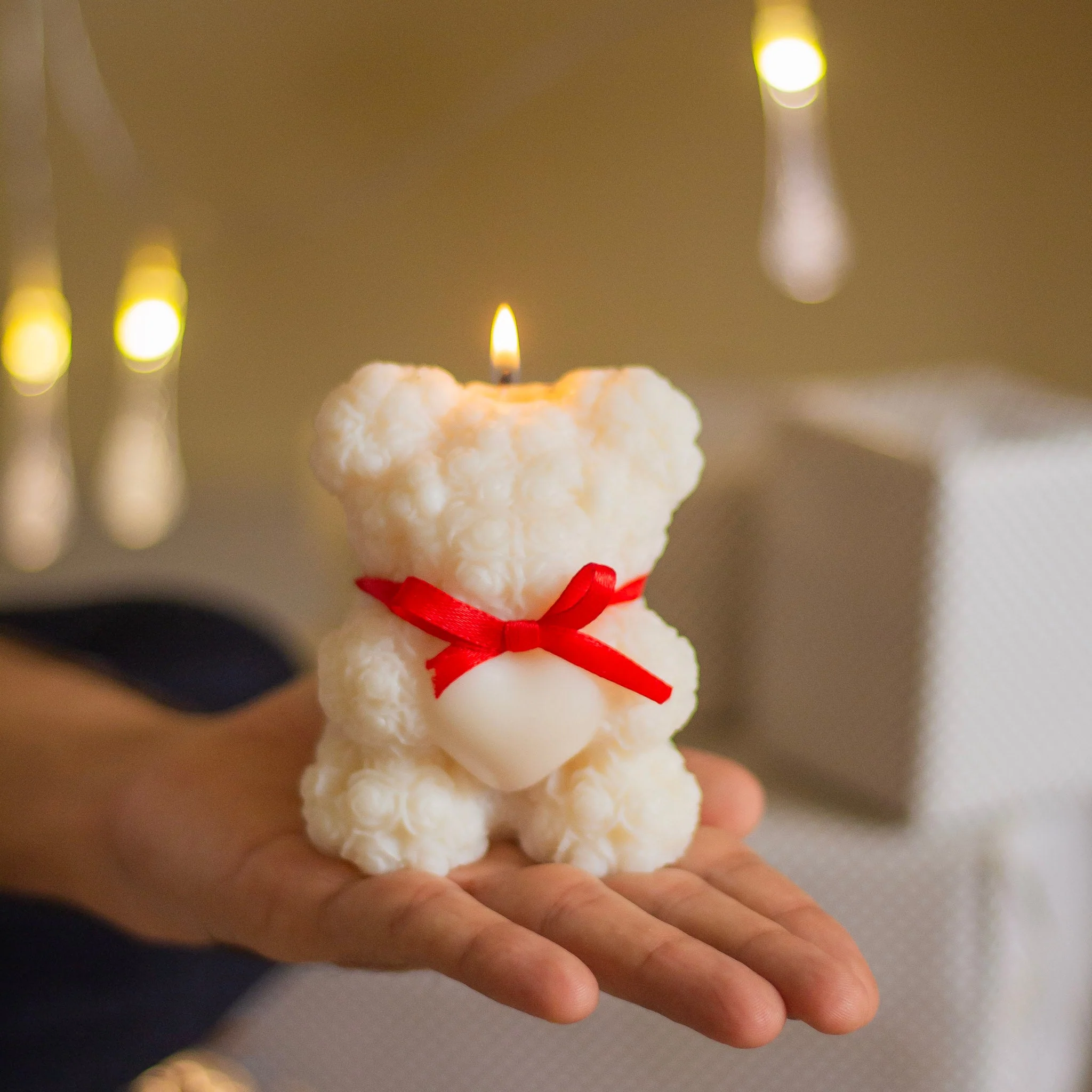 Little peony carved Teddy Soy Candle - Image 9