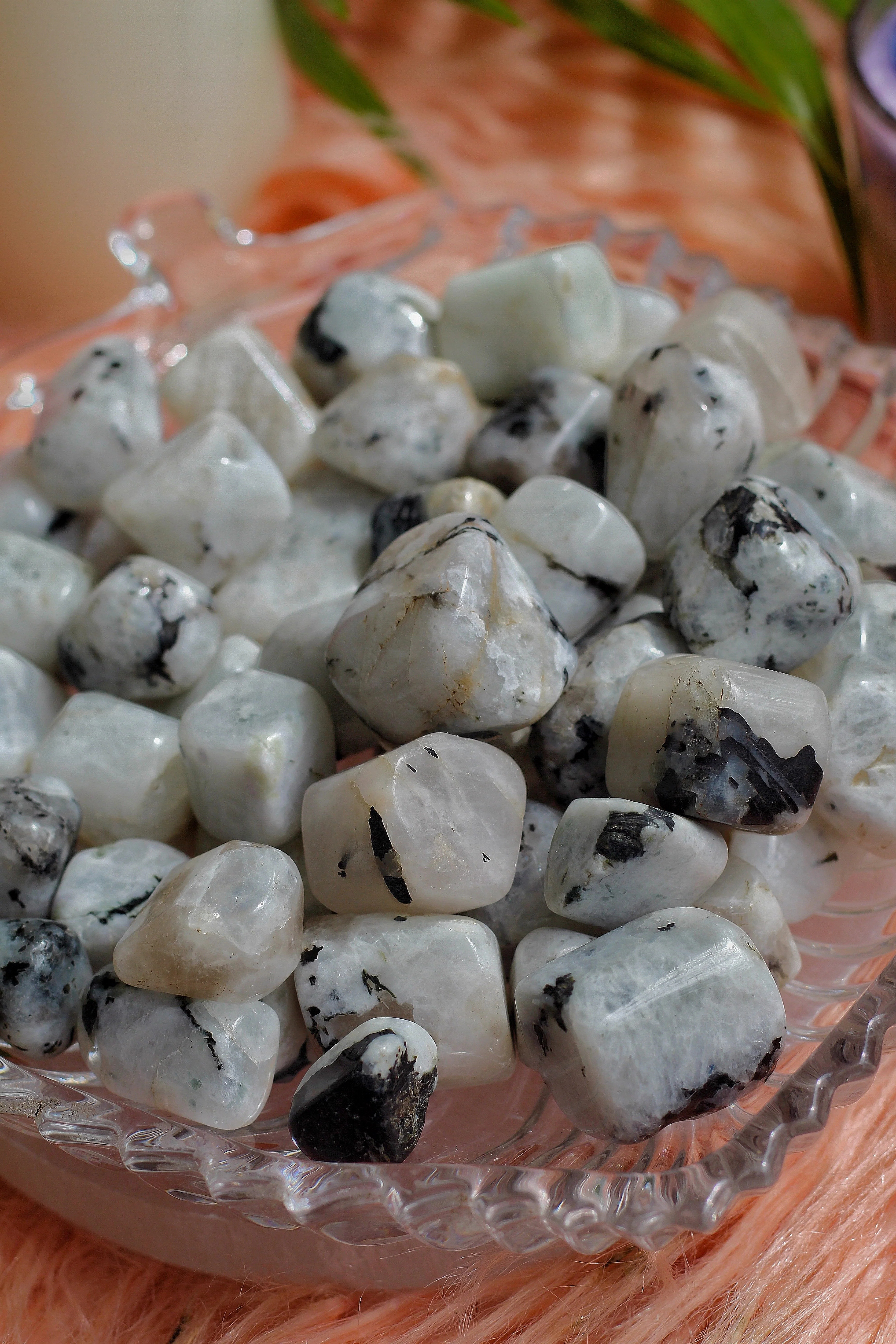 Rainbow Moonstone Tumble Stone | Balance feeling & promotes mental peace - Image 3