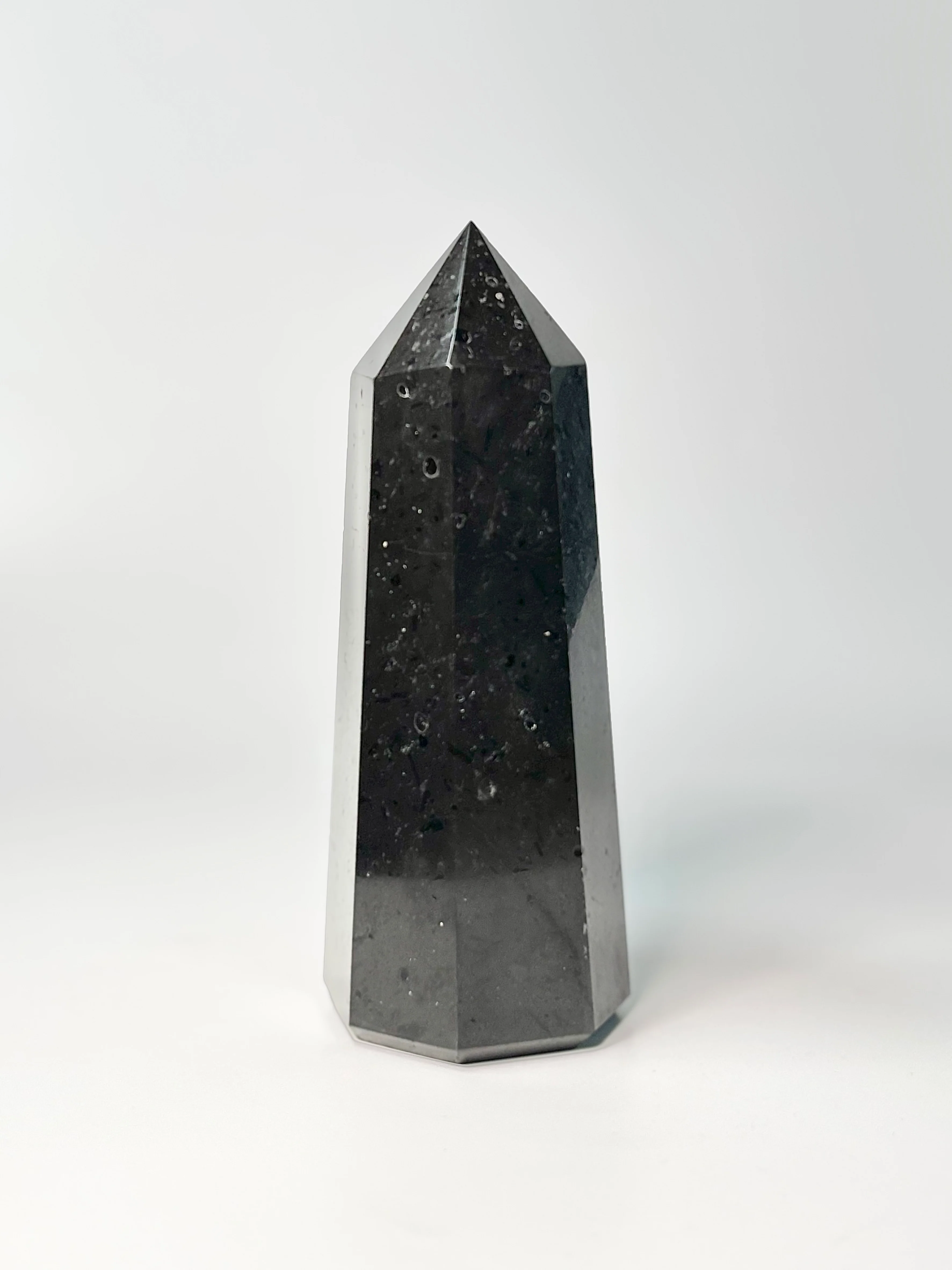 Eight Facet Black Tourmaline Tower – 1.3 kg - Bold Presence & Timeless Design - Image 2
