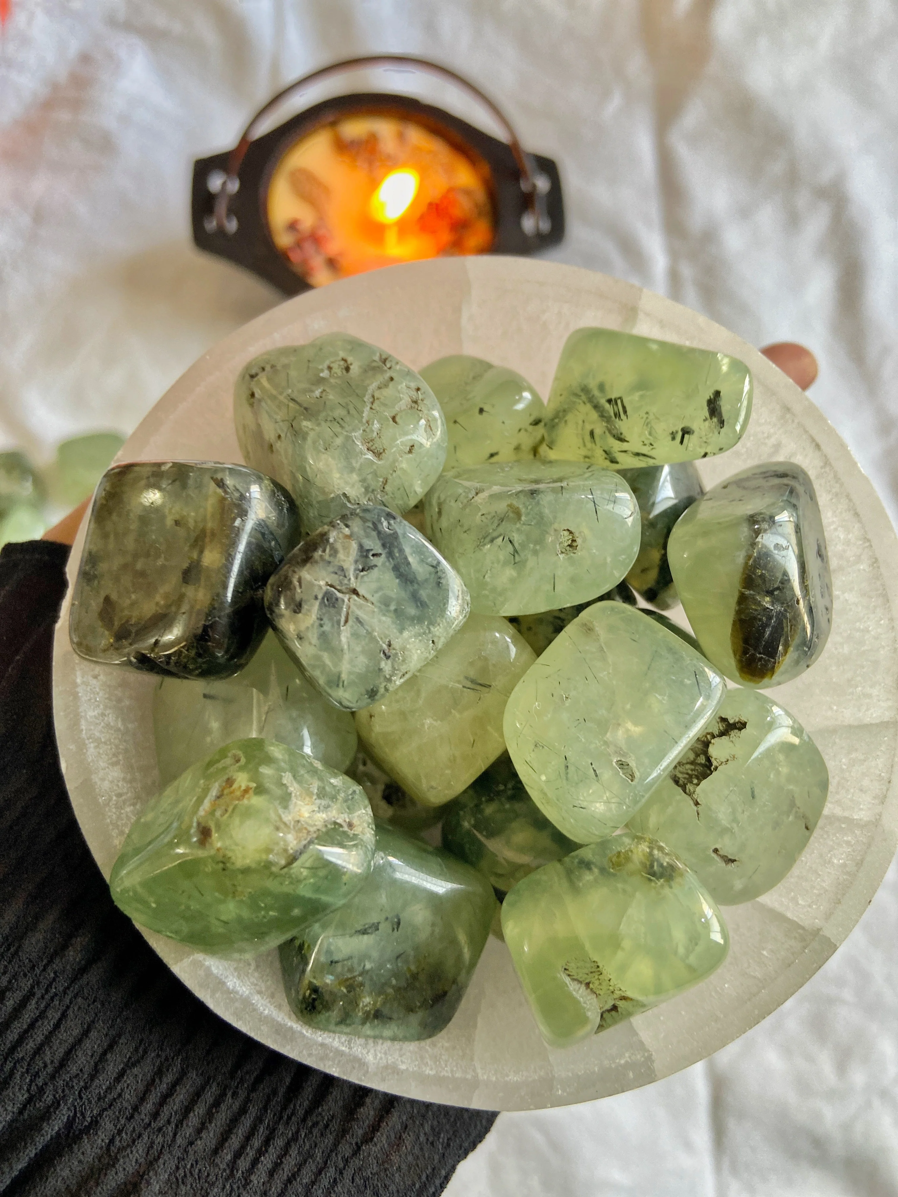 Prehnite Tumble |  Stone for psychics and intuitive reader - Image 3