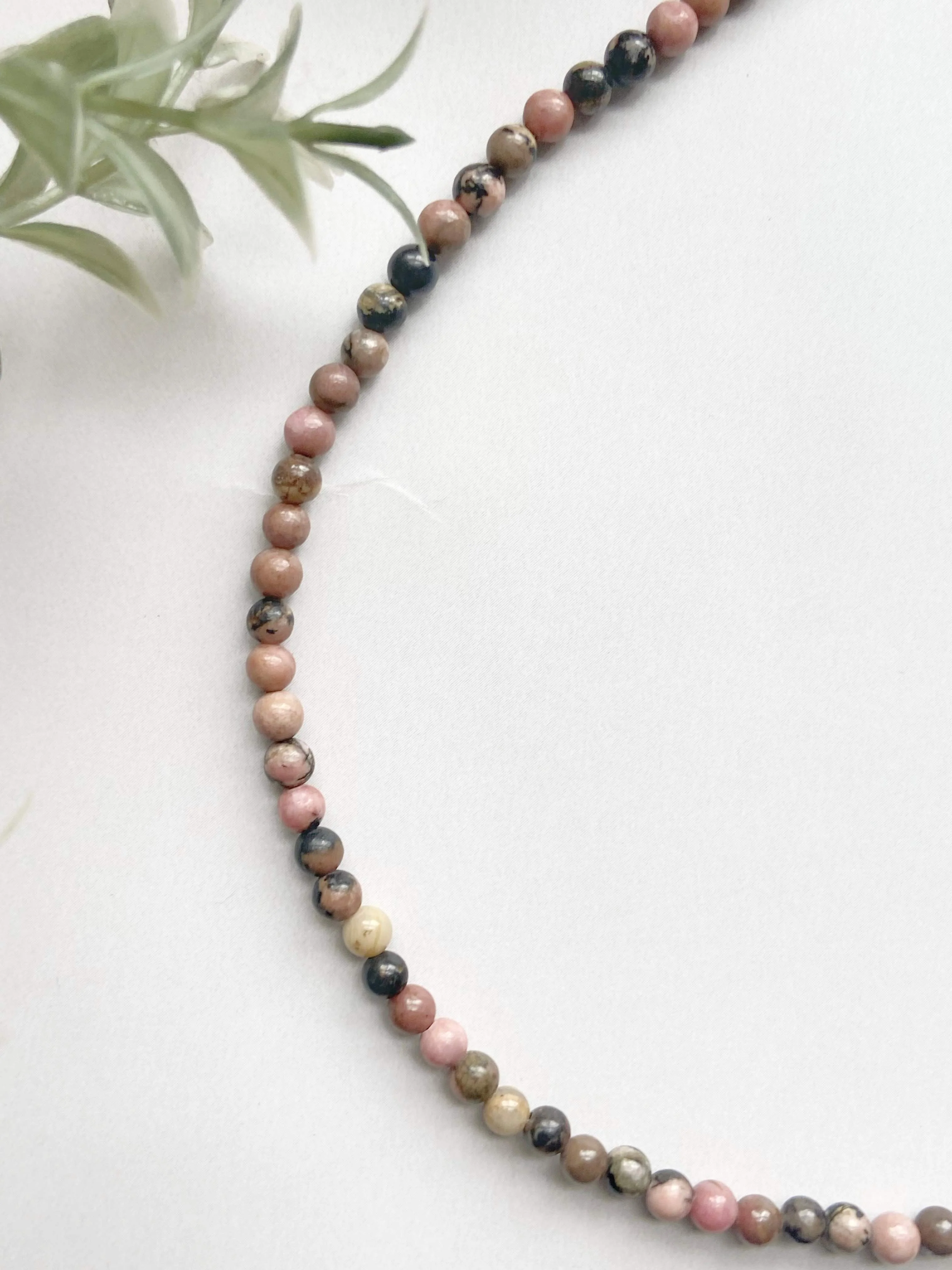 Rhodonite mini beads Necklace - Image 3