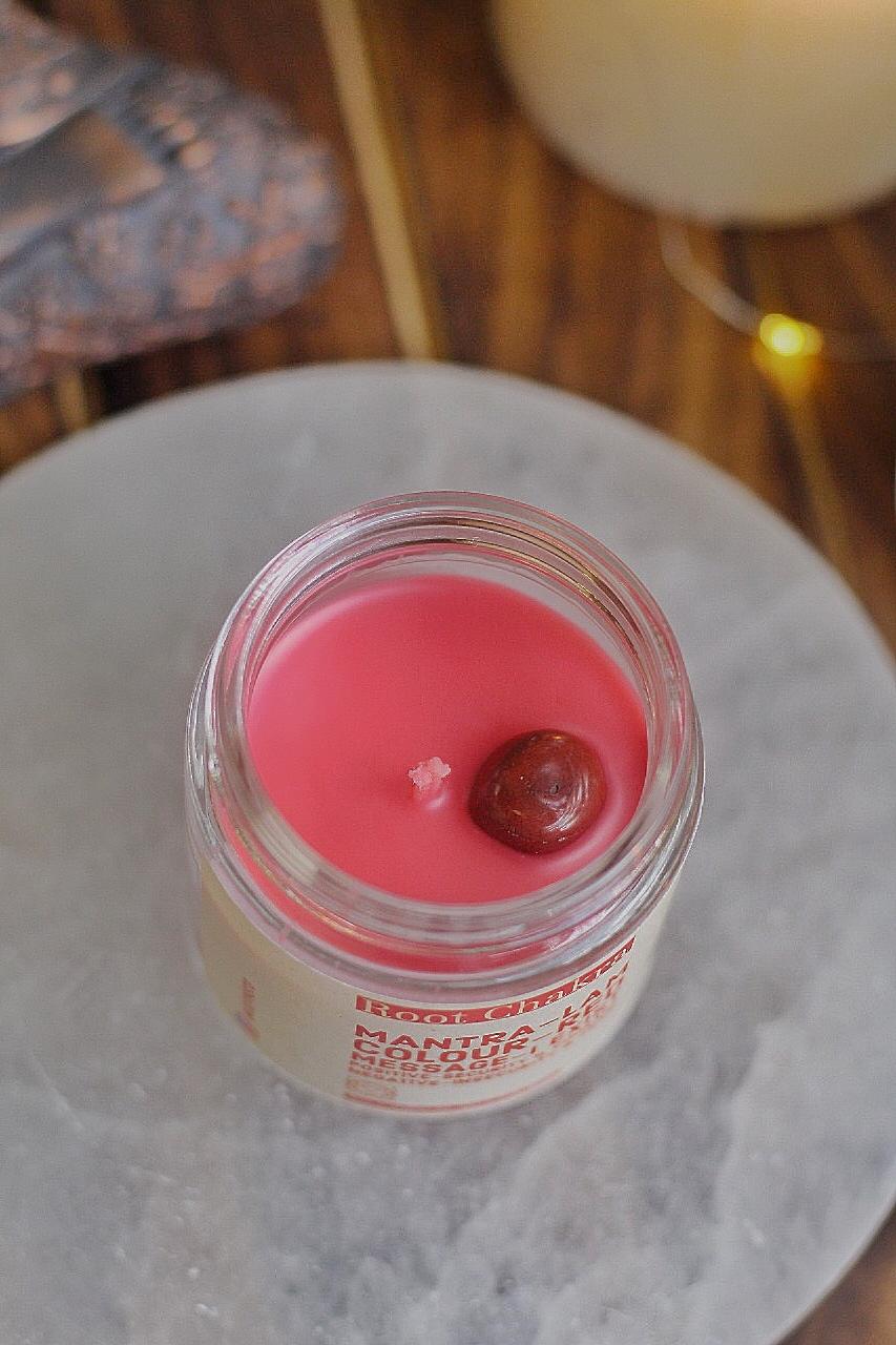 Root Chakra Scented Candle with Crystal Tumble - Soy Wax - 100 g - Image 4