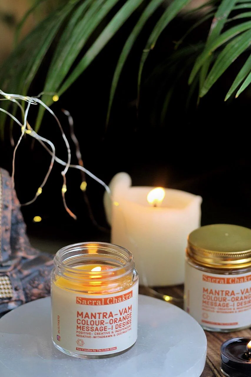 Sacral Chakra Scented Candle with Crystal Tumble -Soy Wax 100 g - Image 4