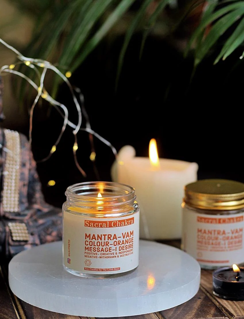 Sacral Chakra Scented Candle with Crystal Tumble -Soy Wax 100 g - Image 7