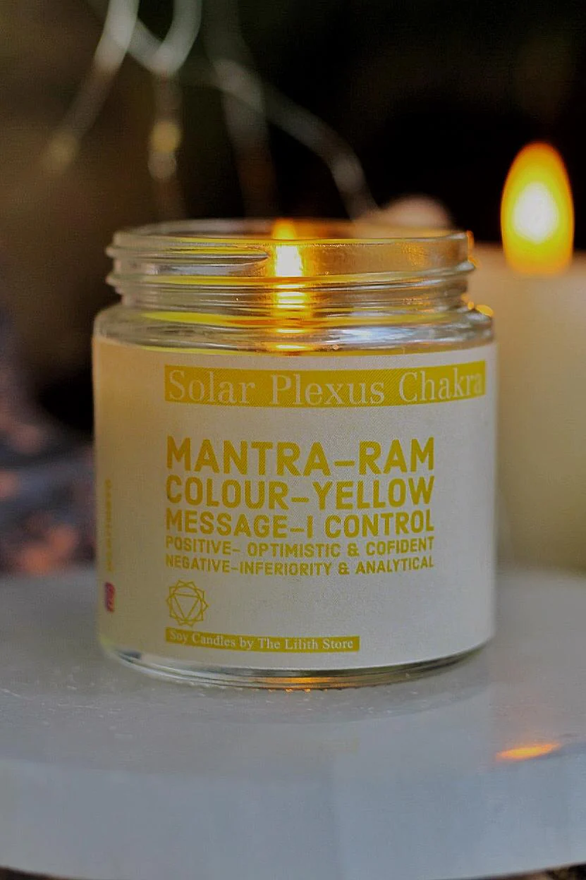 Solar Plexus Chakra Scented Candle with Crystal Tumble - Soy Wax - 100 g - Image 5