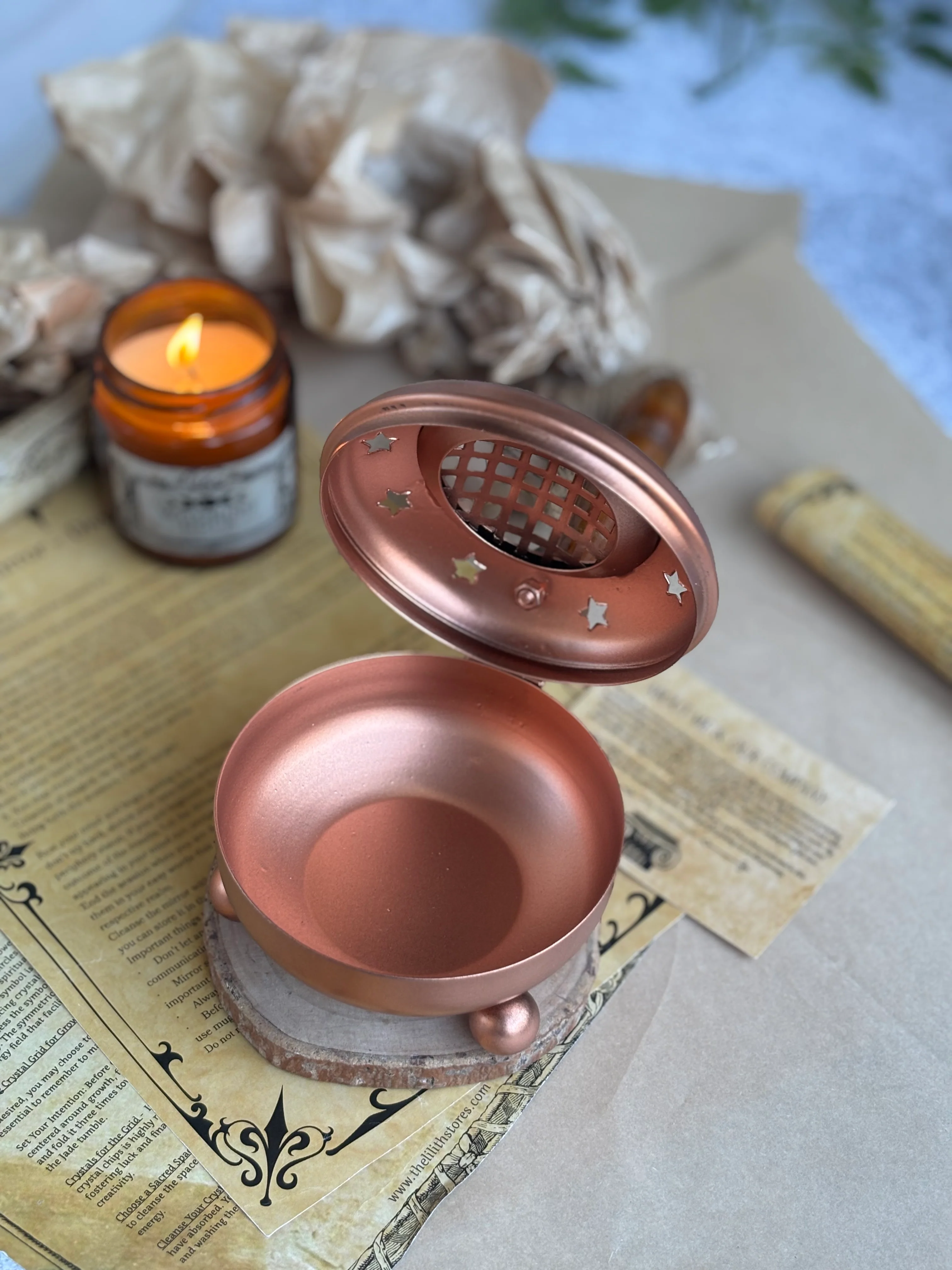 Star Crafted Iron Incense Burner with Rose Gold finish & Wooden Handle - Image 3