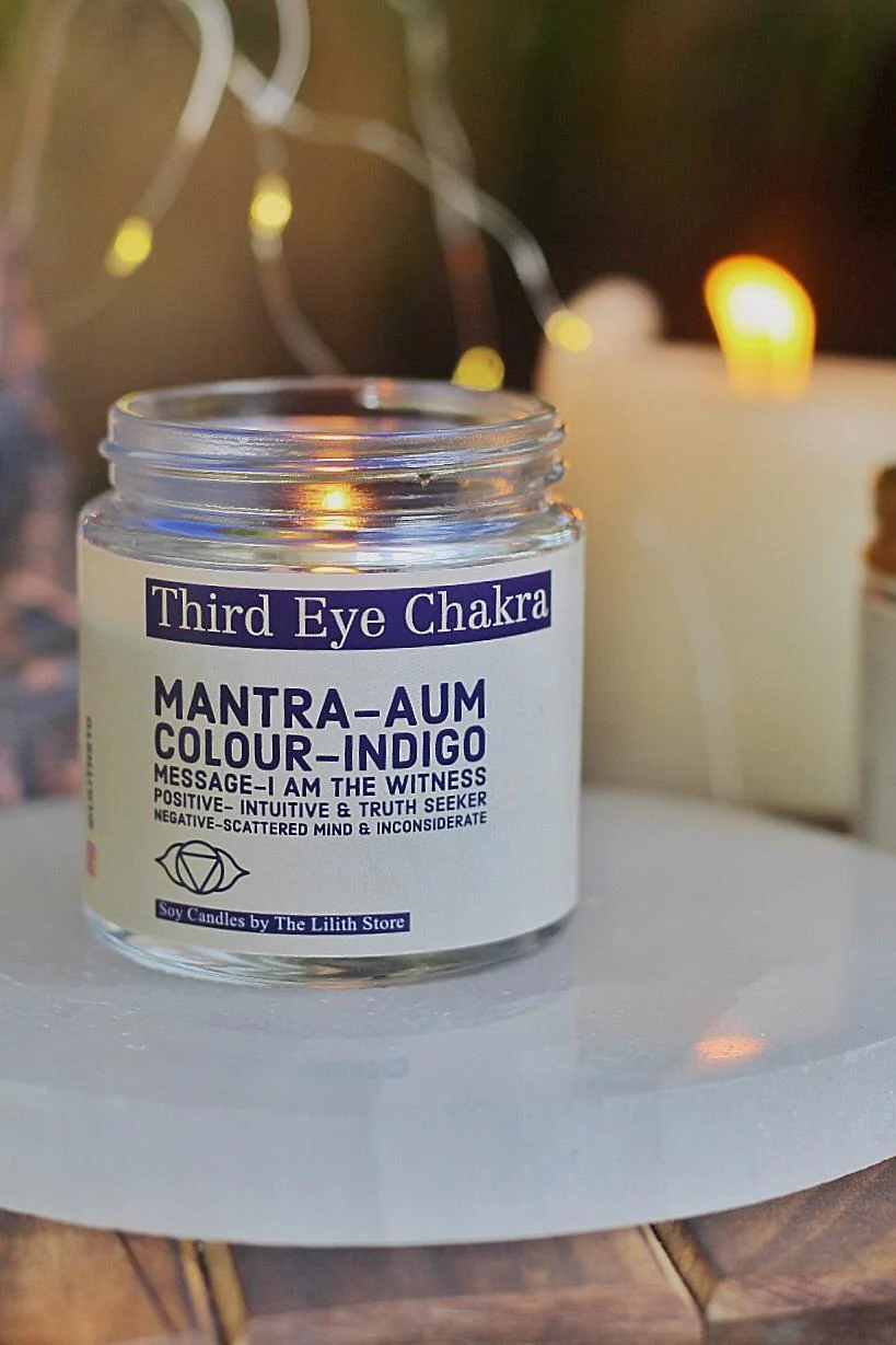 Third Eye Chakra Scented Candle with Crystal Tumble -Soy Wax -100 g - Image 3