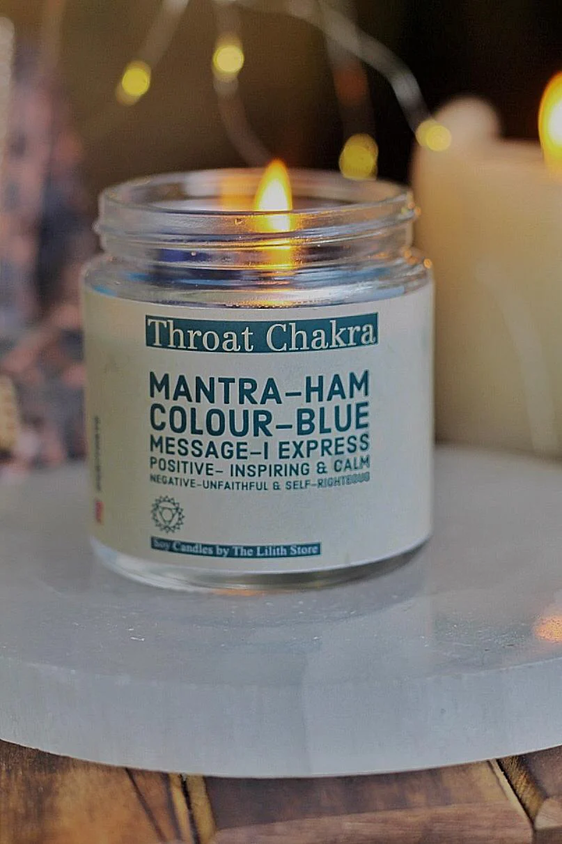Throat Chakra Scented Candle with Crystal Tumble -Soy Wax - 100 g - Image 4