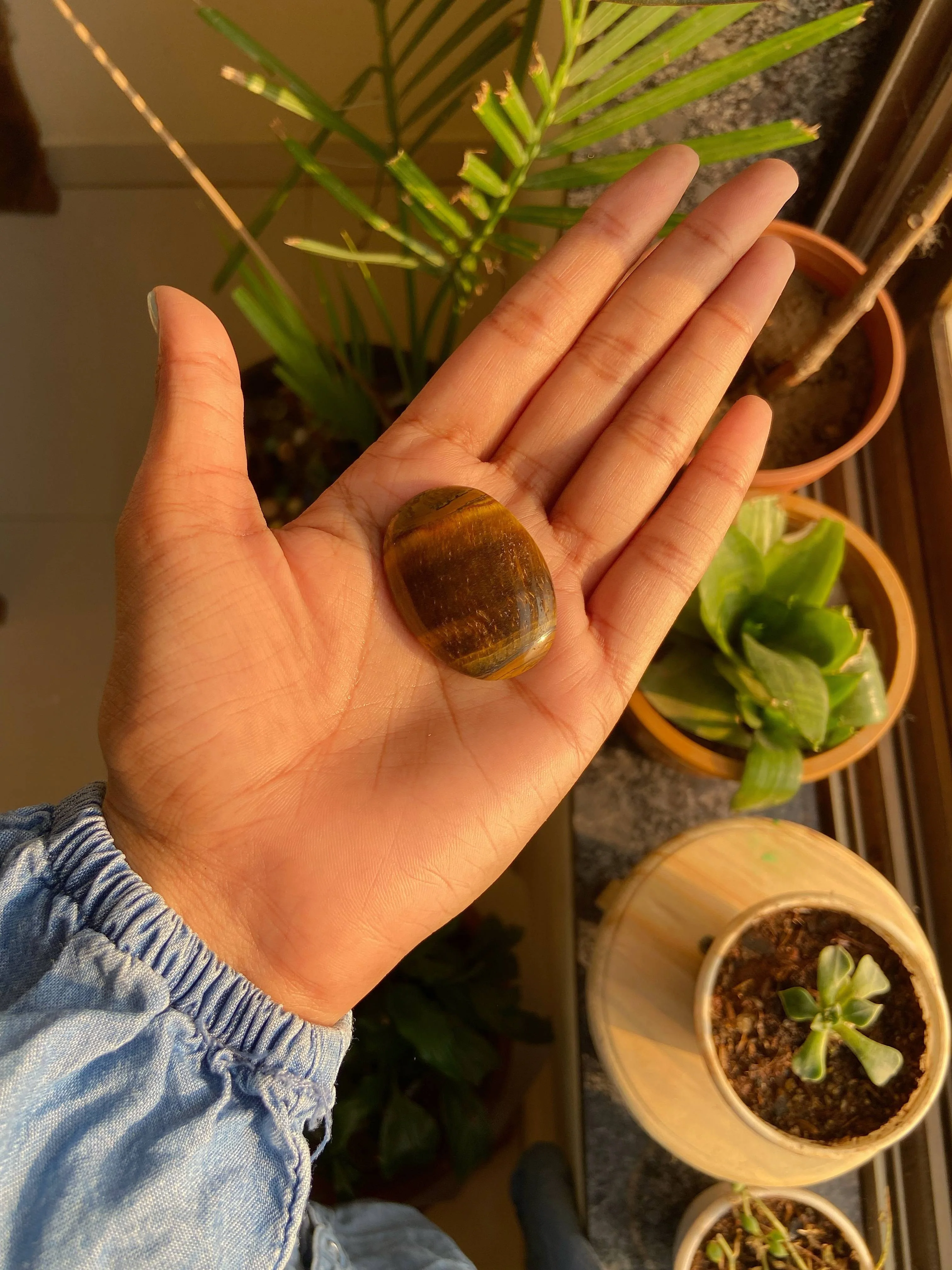 Tiger's eye worry Stone | Increase courage , Strength , Wealth & Protection against evil & negative - Image 3