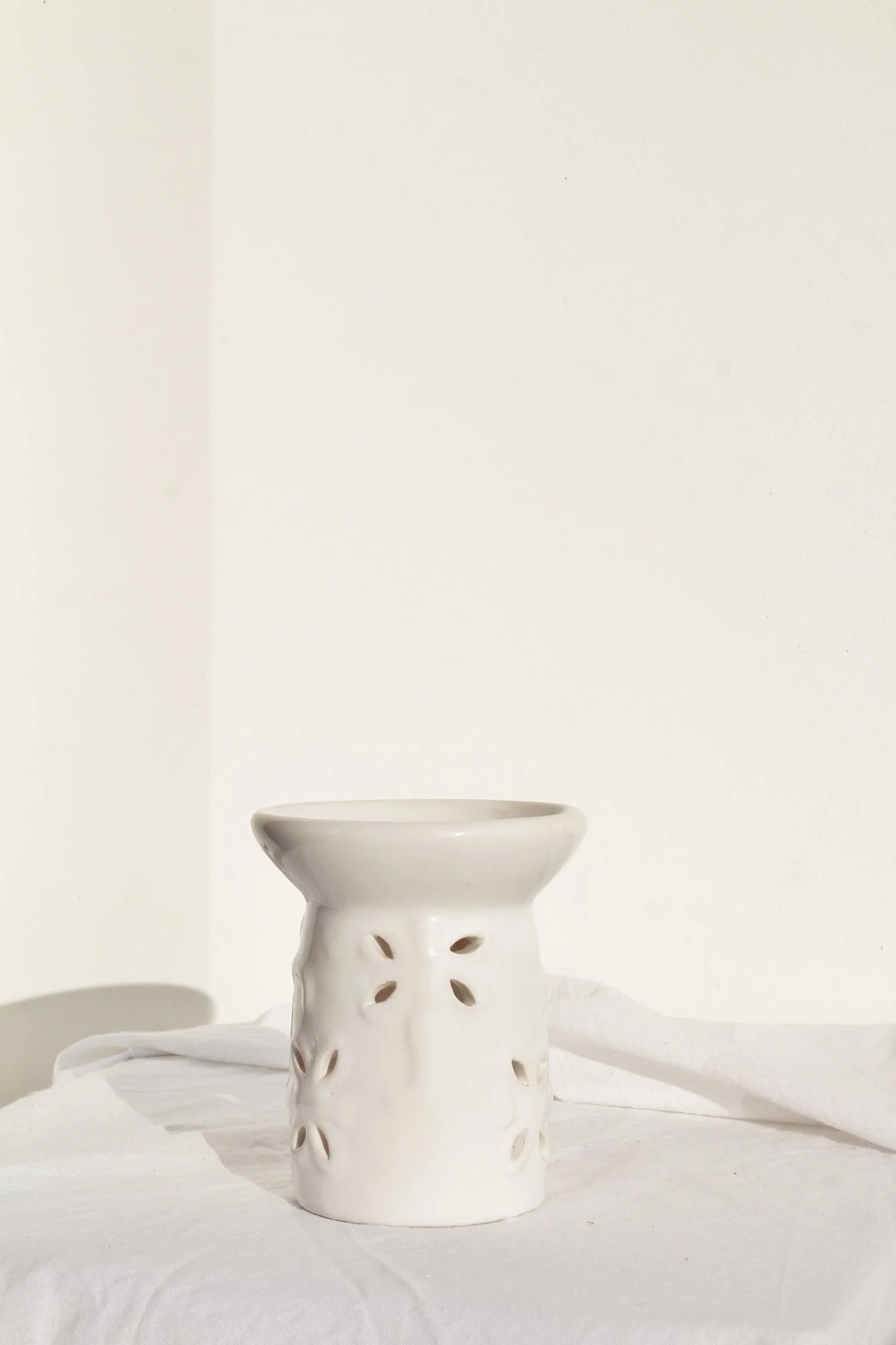 White Ceramic Wax / E. O Diffuser