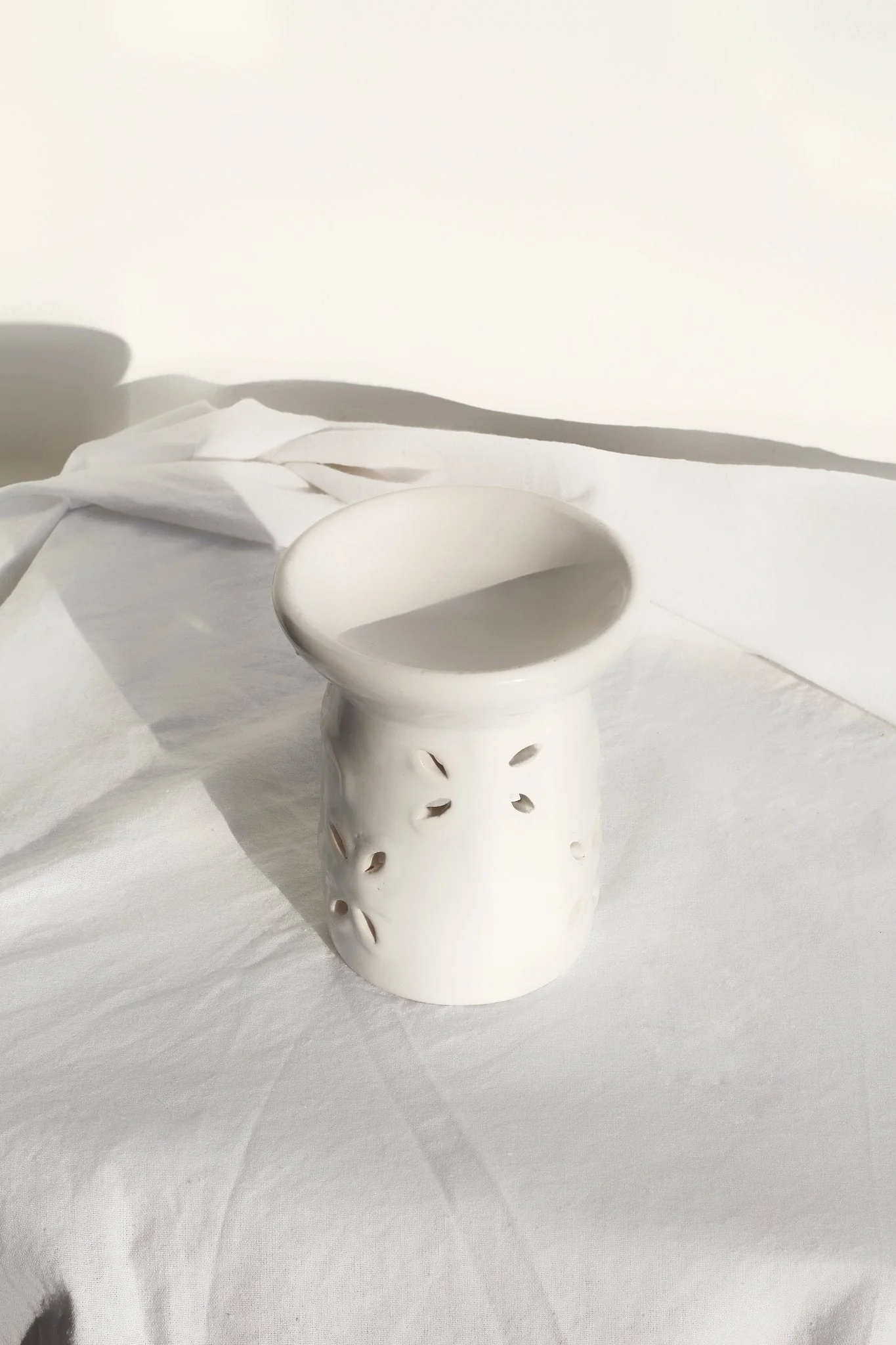 White Ceramic Wax / E. O Diffuser - Image 2